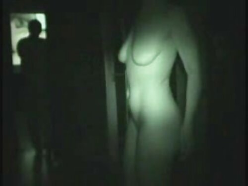 Una chica con un bot ...