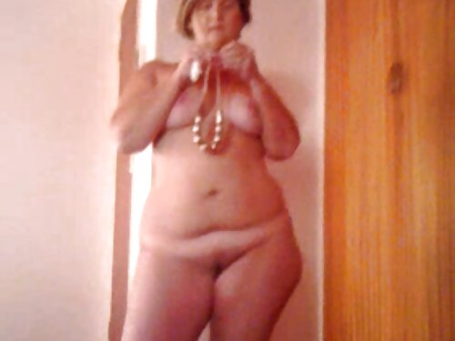 Una chica con un gay ...